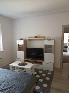 Televisor o centre d'entreteniment de Stančić kraj Morave