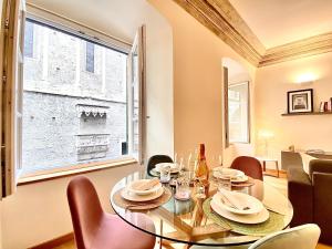 Posezení v ubytování Amazing San Lorenzo 19, Rolli Apt UNESCO - Overlooking the Cathedral - FREE PRIVATE PARKING-