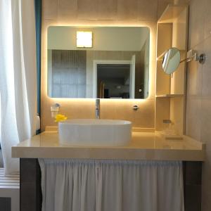 A bathroom at West Crete Chania - Villa Europa