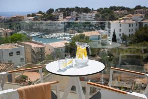 Напитки в Aparthotel Marina Drach