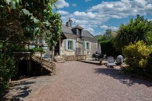 Vonkajšia záhrada v ubytovaní ROCHE-LOIRE