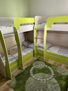 Кровать или кровати в номере Anisa- Hostel