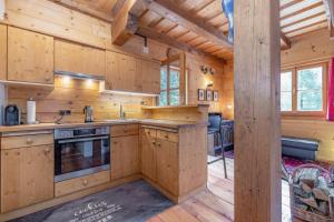 Kuchyň nebo kuchyňský kout v ubytování Almhaus Gensbach