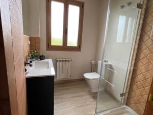A bathroom at A PORTELA - Pereiro de Aguiar
