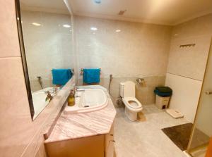 a bathroom with a sink and a toilet at Charming Home in Lorca Murcia in Lorca +31 photos
