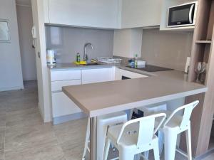 Кухня или мини-кухня в DEPARTAMENTO CON VISTA DESPEJADA AL MAR
