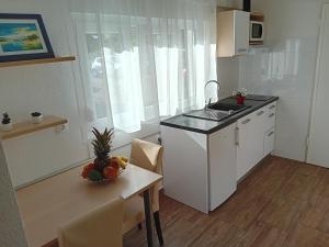 Dapur atau dapur kecil di Apartment Nikol