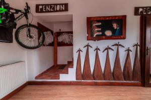 Fotografia z galérie ubytovania Bike Bistro a penzion U Všech andělů v destinácii Nové Město pod Smrkem