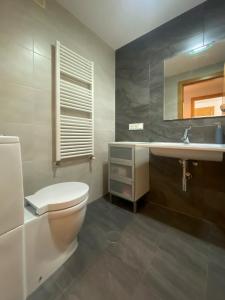 Kúpeľňa v ubytovaní Garatuxa Home + 14 fotografií