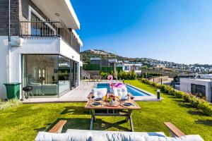 Πισίνα στο ή κοντά στο Bovilla Hotel Pera Yalıkavak