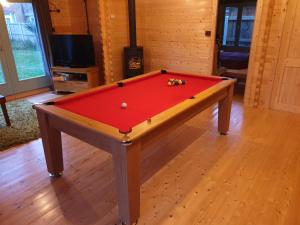 Billar de Caban Cwtch - Log fire, pool table, hot tub cinema