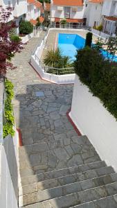 Bazén v ubytování Siviri Lounge Cottage nebo v jeho okolí