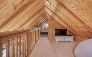 TV/trung tâm giải trí tại The Cottage Keeper - Meredith Lodging