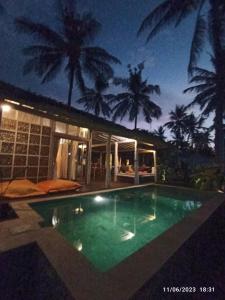 Bazén v ubytování Villa Heaven Gili Trawangan nebo v jeho okolí