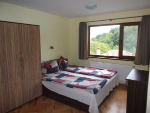 Легло или легла в стая в Къща за Гости Балкански Кът