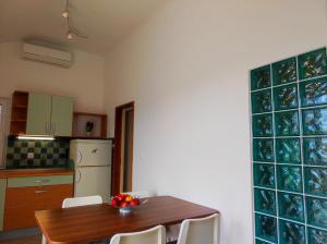 Kuchyňa alebo kuchynka v ubytovaní Lavanda apartment