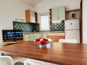 Kuchyňa alebo kuchynka v ubytovaní Lavanda apartment
