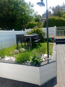 Vonkajšia záhrada v ubytovaní Maison cosy à Quiberville - Idéal pour familles