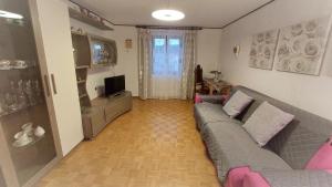 Posedenie v ubytovaní Le Rondini di Casa Bernardi, sole e natura sulle Dolomiti Wi-Fi PetFriendly