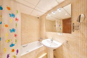 Kúpeľňa v ubytovaní Casa de Los Pinos + 37 fotografií