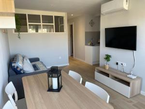 TV a/nebo společenská místnost v ubytování AO-6 Calella de Palafrugell 2 PAX