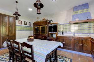 Kuchnia lub aneks kuchenny w obiekcie Casa Jimena 2 personas