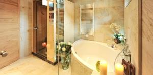 Kúpeľňa v ubytovaní Salnerhof Superior Lifestyle Resort