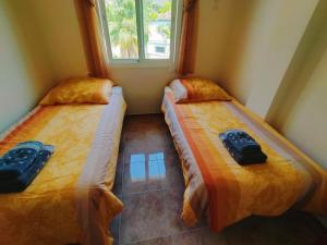 Postel nebo postele na pokoji v ubytování Nerja Sun Apartments Casa Cipreses 5