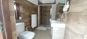 Ein Badezimmer in der Unterkunft Kaya Residence Kandy