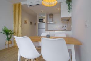 Kuchyň nebo kuchyňský kout v ubytování HomeHolidaysRentals Delmare - Costa Barcelona