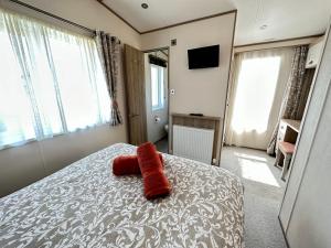 Billede fra billedgalleriet på Daisy Hot Tub Lodge i South Cerney + 33 billeder