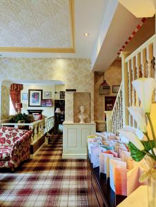 Posezení v ubytování Brookside Hotel & Restaurant ,Suitable for Solo Travelers, Couples, Families, Groups Education trips & Contractors welcome
