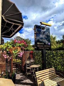 Zahrada ubytování Brookside Hotel & Restaurant ,Suitable for Solo Travelers, Couples, Families, Groups Education trips & Contractors welcome