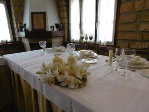 Imagen de la galería de Logis Hotel Restaurante La Casa de Juansabeli, en Arenas de Cabrales