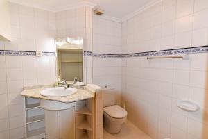 Galeriebild der Unterkunft Casona con gran jardín in Camargo
