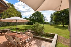 Galeriebild der Unterkunft Casona con gran jardín in Camargo