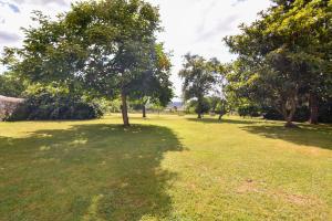 Galeriebild der Unterkunft Casona con gran jardín in Camargo