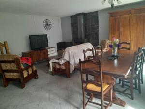 Μια τηλεόραση ή/και κέντρο ψυχαγωγίας στο Le bois de l'épine