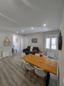 TV a/nebo společenská místnost v ubytování Precioso Piso Céntrico en Gijón- VUT 3958 + 15 fotografií