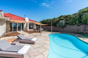 Bazén v ubytování Ocean Villa - Pool & Fireplace nebo v jeho okolí