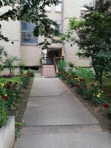 Ein Garten an der Unterkunft JM Apartman