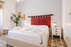 A bed or beds in a room at Villa Crigiada Luxury Pool