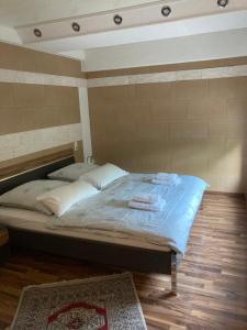 Postel nebo postele na pokoji v ubytování Ferienwohnungen im Hegau