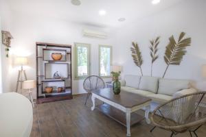 Khu vực ghế ngồi tại Arethousa House