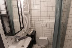 Peaceful Basement Apartment with Terrace & free GYM 1077 Budapest, Rottenbiller utca 17 C. fszt.16-23 kép - 2
