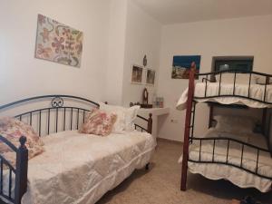 Gallery image of KATKA Karavas in Kýthira +16 photos