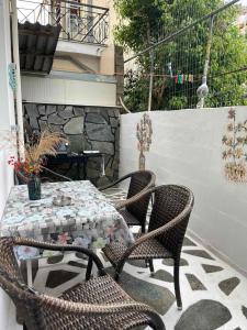A balcony or terrace at Anesa House Még 30 kép