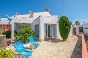 The building in which the holiday home is located