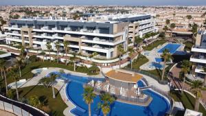 Basen w obiekcie Luxurious apartment in Flamenca Village with pool view VDE-095 lub w pobliżu