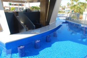 Basen w obiekcie Luxurious apartment in Flamenca Village with pool view VDE-095 lub w pobliżu